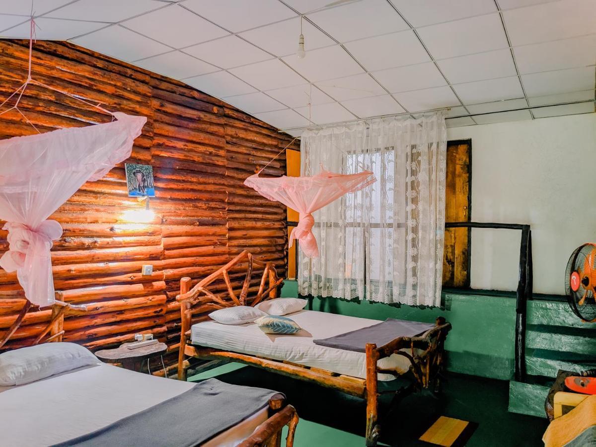 Hilltop Wood Lodge Элла Экстерьер фото