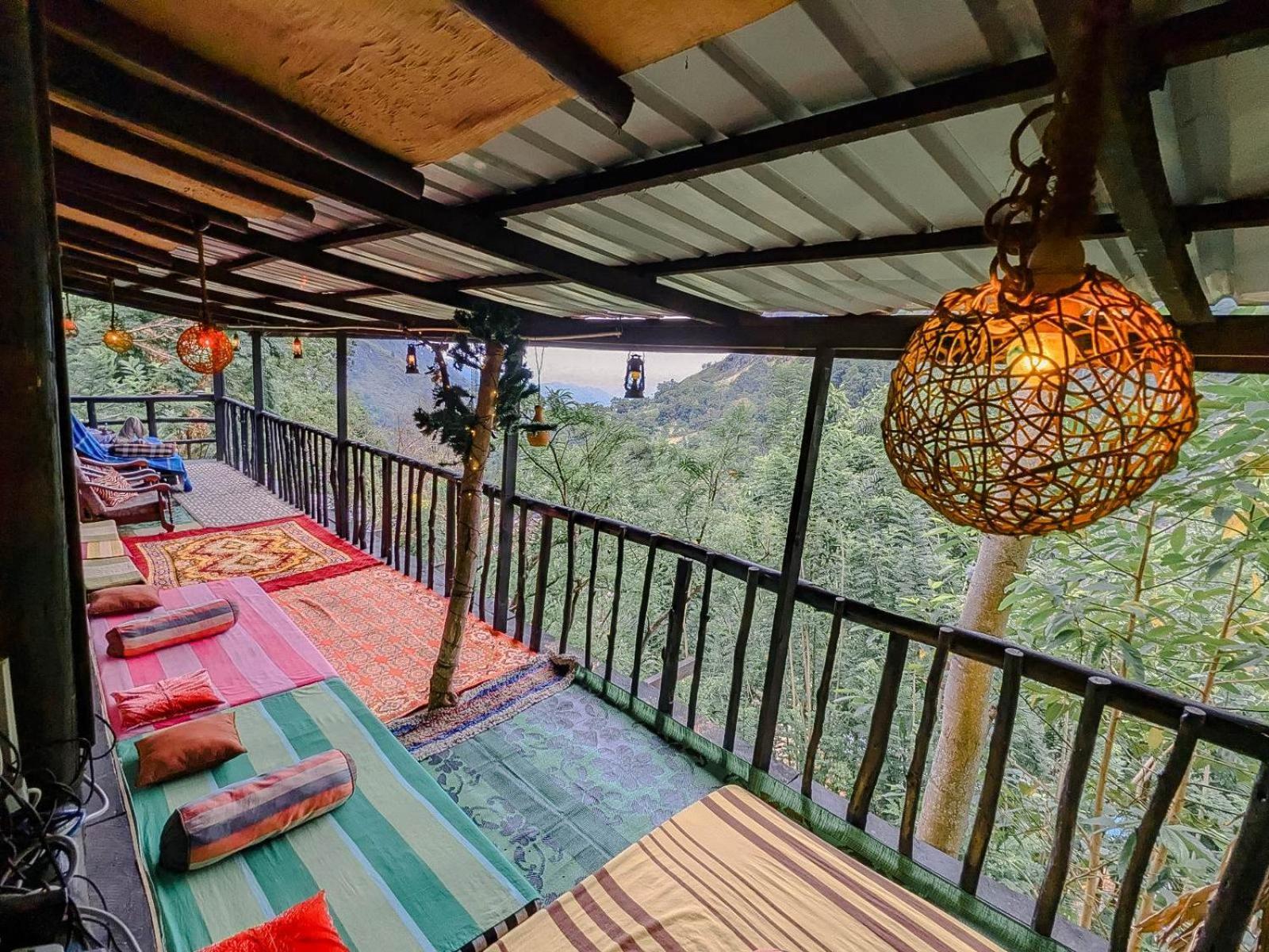 Hilltop Wood Lodge Элла Экстерьер фото