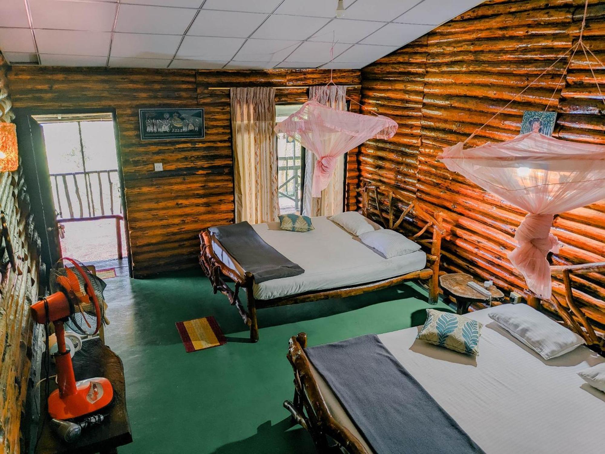 Hilltop Wood Lodge Элла Экстерьер фото